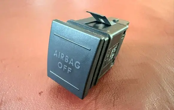 Volkswagen Polo IV 9N3 Passenger airbag on/off switch 6Q0919235B