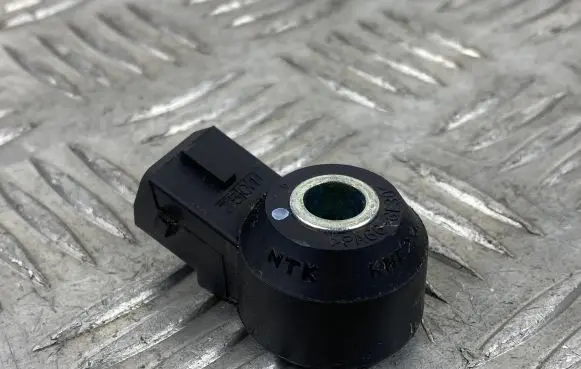 Jeep Grand Cherokee Detonation knock sensor 05033316AB