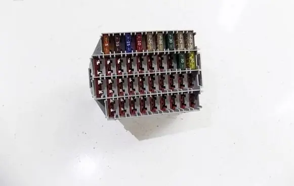 Volvo S60 Fuse module