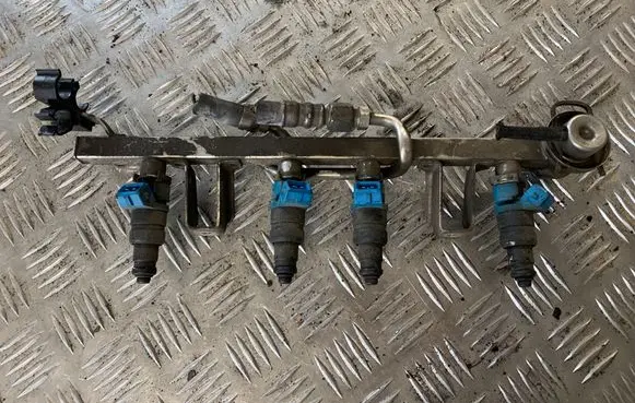 Volkswagen PASSAT B5 Fuel main line pipe 06B133317A