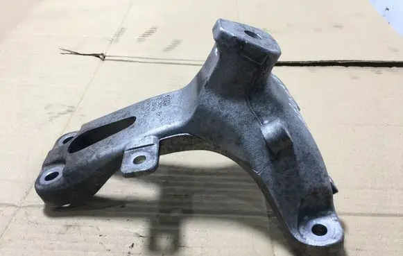 Audi A5 8T 8F Engine mounting bracket 8K0199308AQ