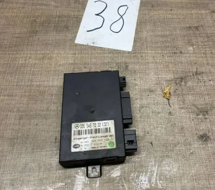 Mercedes-Benz C W203 Tow bar trailer control unit/module 0315457232 5DS00810201