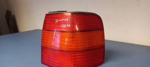 Volkswagen PASSAT B4 Rear/tail lights 3A5945112