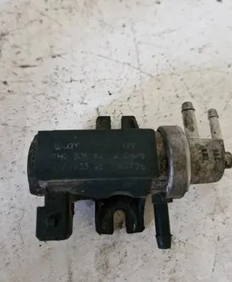 Volkswagen Golf III Turbo solenoid valve 1H0906627A 72190325