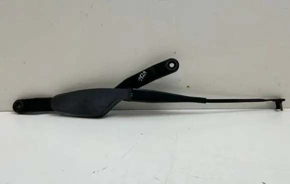 Mercedes-Benz C AMG W204 Front wiper blade arm A2048200344