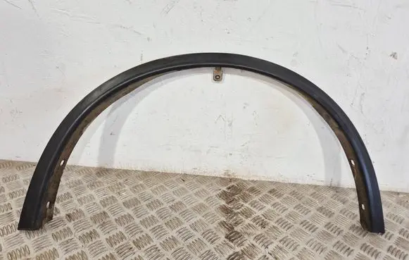 Nissan Rogue Front arch trim 63860