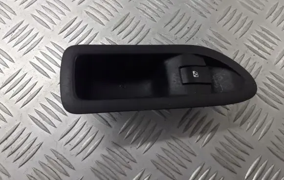 Renault Laguna II Quarter vent window switch 8200016014