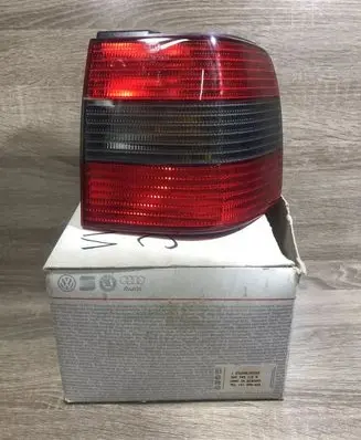 Volkswagen PASSAT B4 Rear/tail lights 3A5945112B 9EL141890