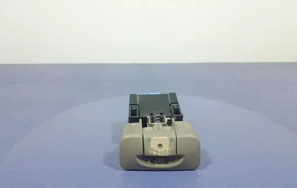 Renault Scenic II - Grand scenic II Hand parking brake switch 8200243681