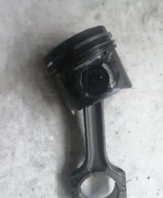 Citroen C8 Piston with connecting rod 085190