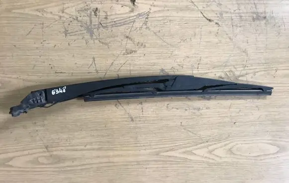 Opel Zafira C Rear wiper blade 13145552