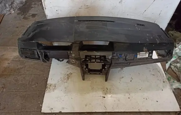 BMW 5 E60 E61 Dashboard 7034108