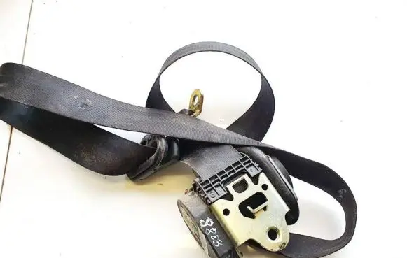 Skoda Octavia Mk2 (1Z) Front seatbelt 1z0857702a
