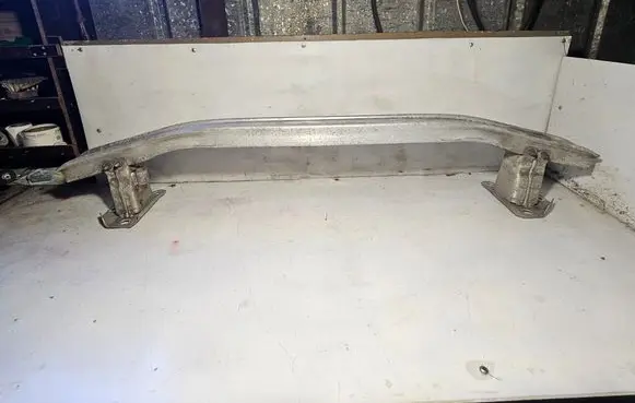 Renault Clio III Front bumper cross member 8200104186