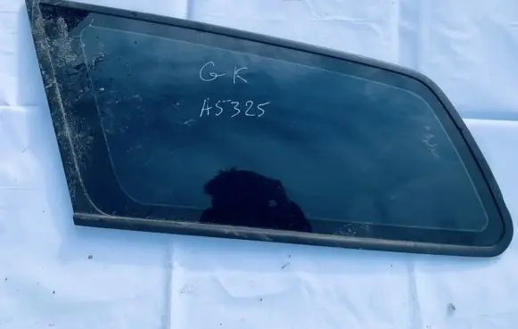 Volvo V50 Rear side window