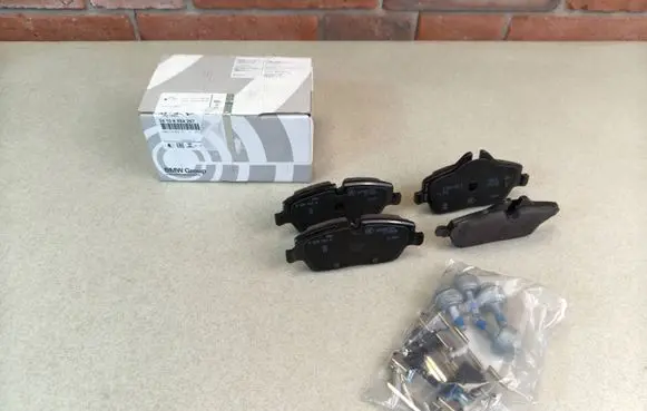 BMW i3 Brake pads (front) 6884267 6862309