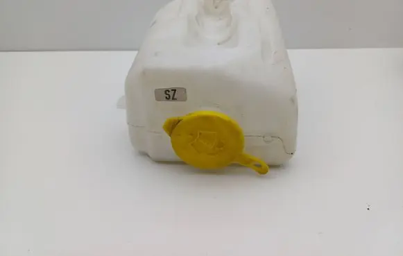 Opel Corsa C Windshield washer fluid reservoir/tank 