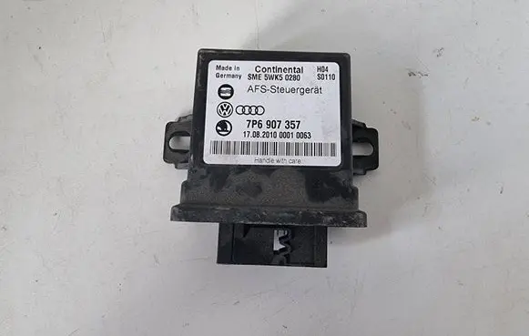 Volkswagen Touareg II Light module LCM 7P6907357 5WK50280
