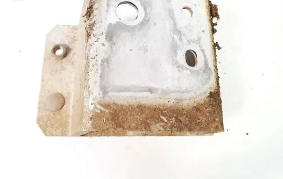 Toyota RAV 4 (XA30) Front bumper mounting bracket