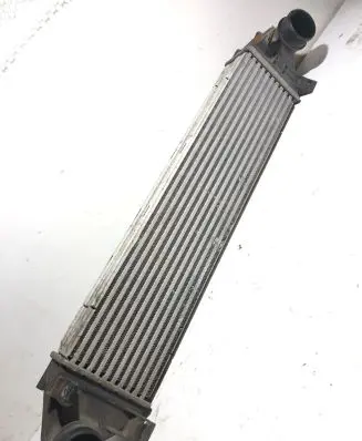 Volvo V70 Intercooler radiator 31338473