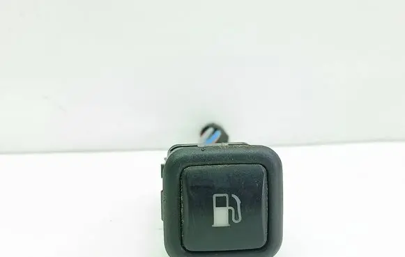Volkswagen Golf IV Fuel tank opening switch 3B0959833A