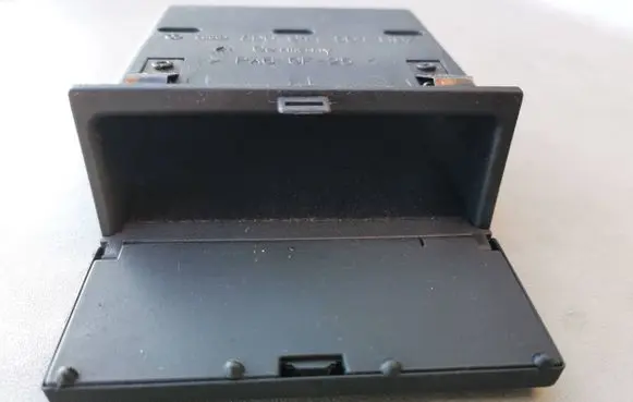 Audi A4 S4 B5 8D Dashboard storage box/compartment 8D0941561