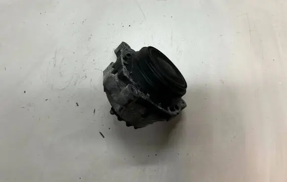BMW 4 F36 Gran coupe Engine mount bracket 6859412