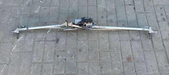 Front wiper linkage