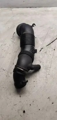 Seat Alhambra (Mk2) Turbo air intake inlet pipe/hose 5n0129656