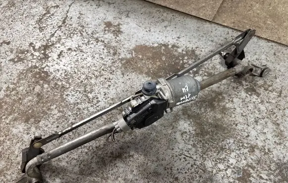 Front wiper linkage and motor