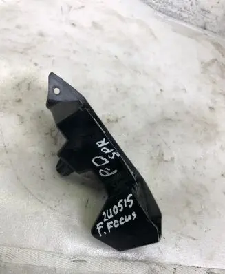 Ford Focus Fender mounting bracket Jx7b7d958a1