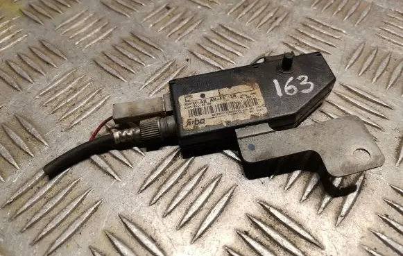 Mercedes-Benz ML W163 Aerial antenna amplifier 1638200089