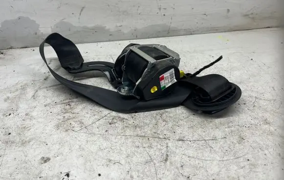 Volkswagen Golf Plus Front seatbelt 5M1857706F