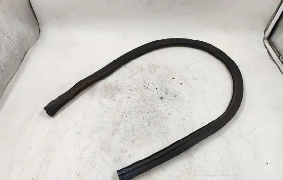 Audi 80 90 B2 Engine compartment rubber 