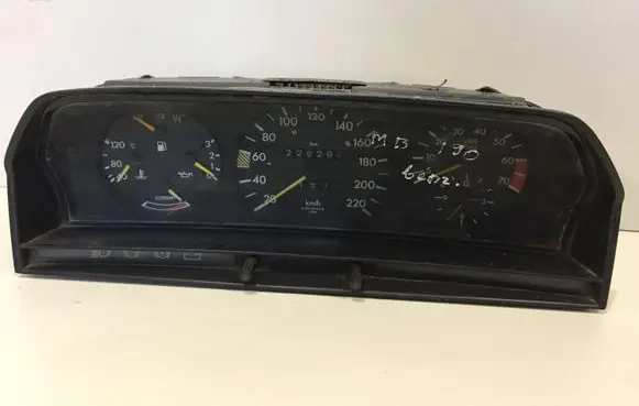 Mercedes-Benz 190 W201 Speedometer (instrument cluster) 87001131