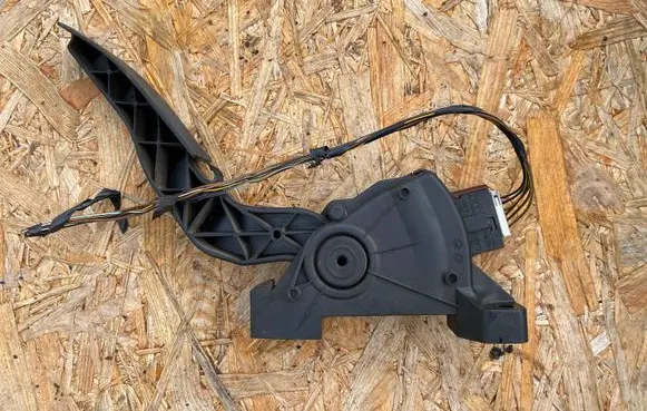 Opel Signum Accelerator throttle pedal 9186724 6PV00832200