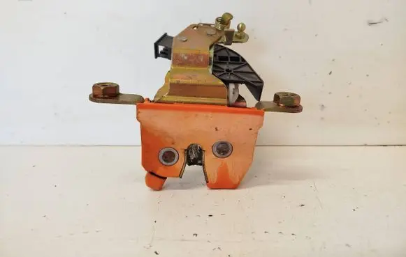 Skoda Octavia Mk1 (1U) Tailgate/trunk/boot lock/catch/latch 1U9827501F A151