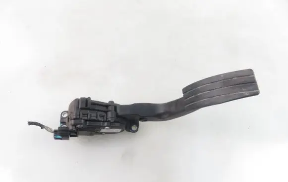 Renault Twingo II Accelerator throttle pedal 6PV00908504 8200426241D