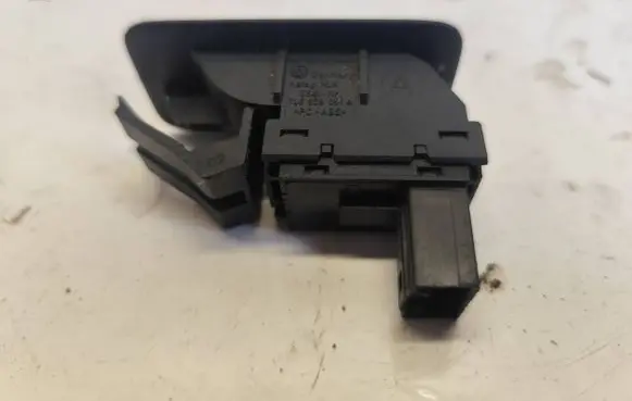 Volkswagen Touareg I Electric window control switch 7L6959851A