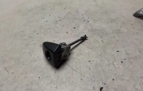 Toyota Corolla Verso AR10 Front door lock (next to the handle) 