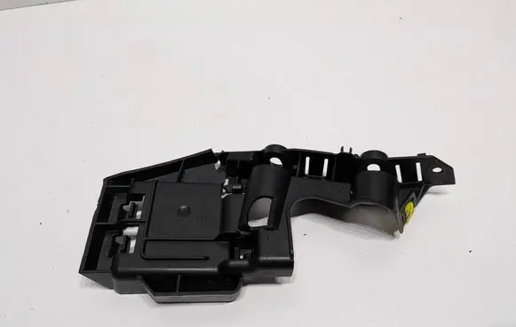 Front bumper mounting bracket