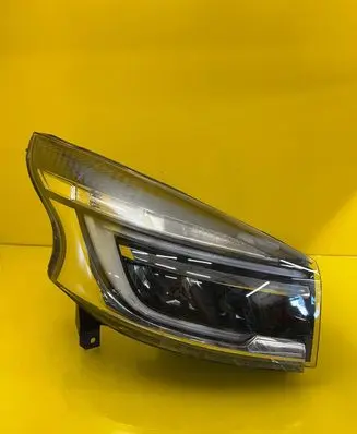 Renault Trafic III (X82) Headlight/headlamp 260103799R
