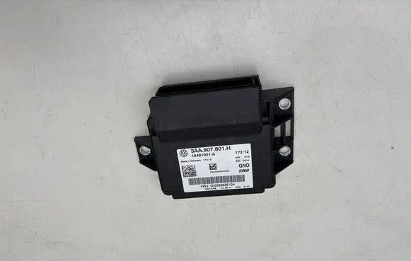 Audi Q3 8U Hand brake control module 3AA907801H
