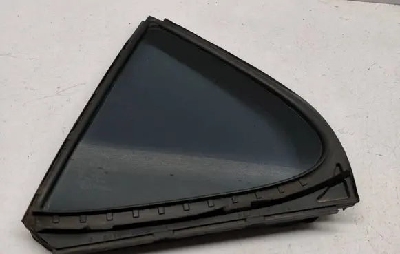 Lexus IS 220D-250-350 Rear vent window glass 6818953030