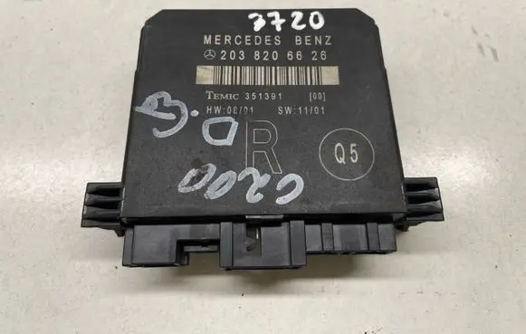 Mercedes-Benz C W203 Door control unit/module 2038206626 A2038206626
