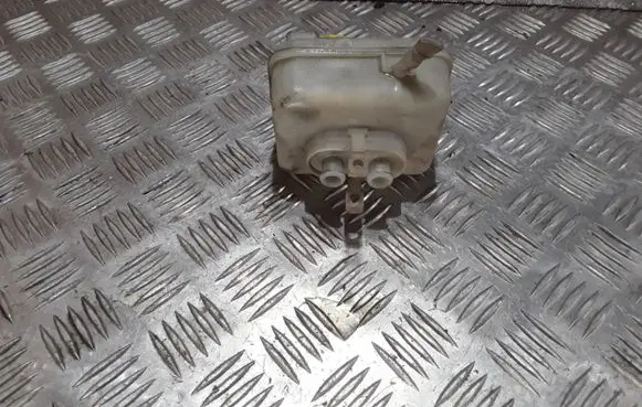 Audi A3 S3 8L Brake fluid reservoir DBXAN5