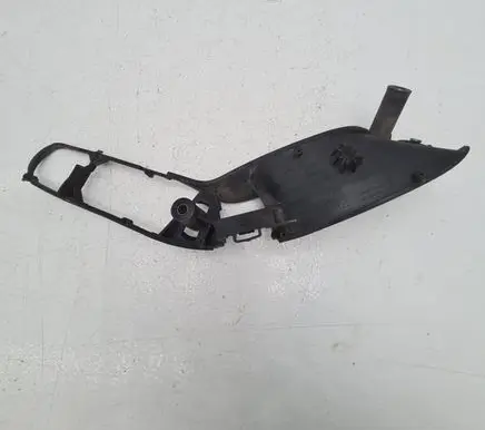 Volkswagen PASSAT B4 Front door interior handle trim 3A0867180B