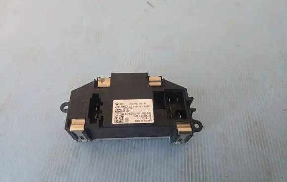 Volkswagen Golf Plus Heater blower motor/fan resistor 3C0907521B