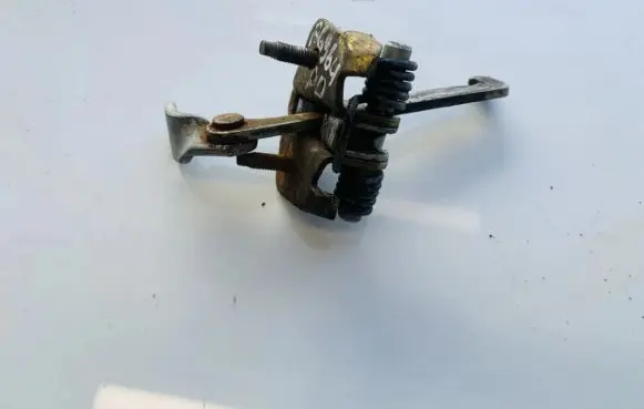 Renault Espace II Front door check strap stopper 
