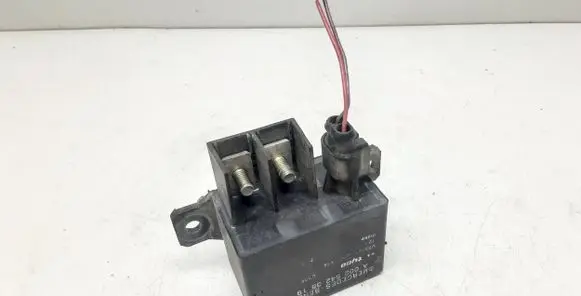 Mercedes-Benz E W211 Glow plug pre-heat relay A0025423819